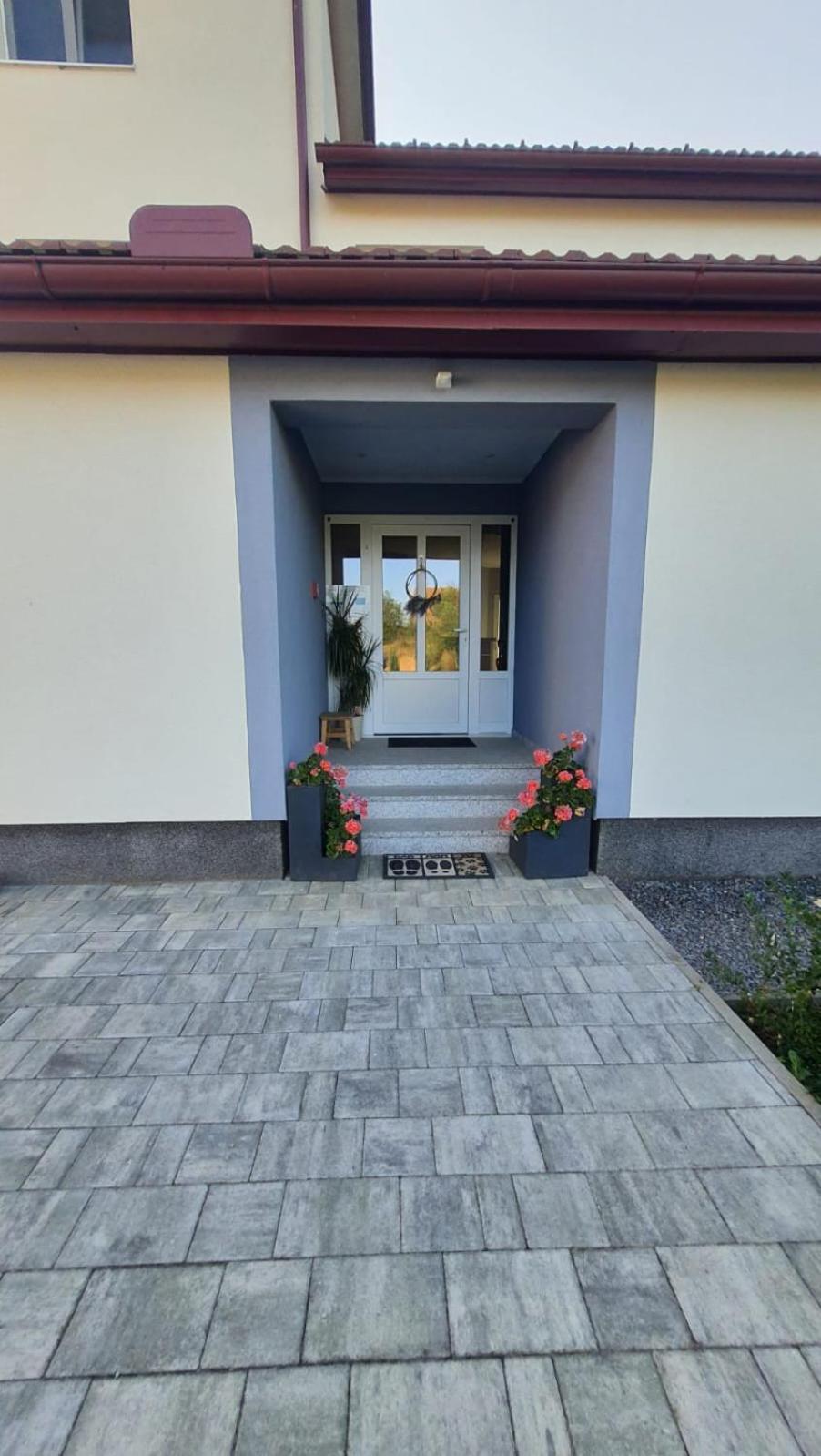 Apartman Fenestra s terasom i pogledom na Gacku Otočac Eksteriør billede